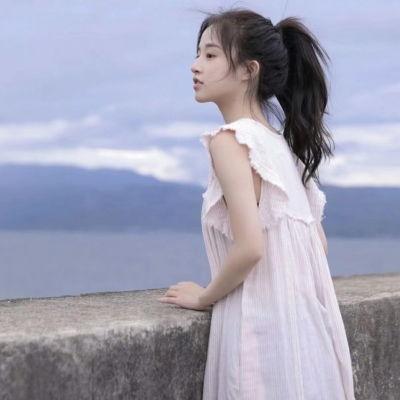 国产美女露脸,镜头下的美丽瞬间